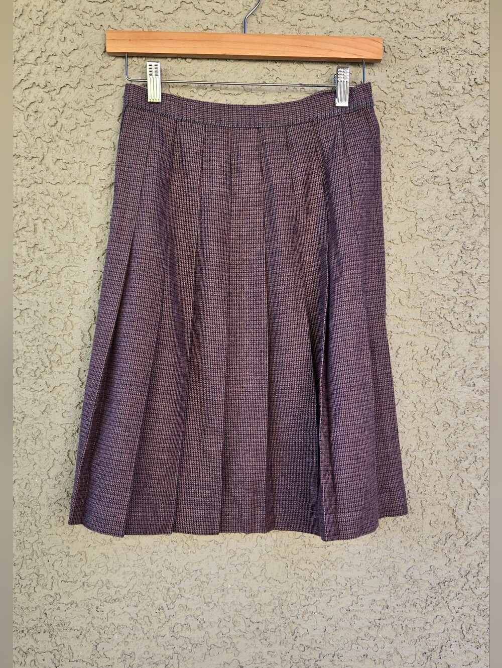 BRIGGS Pleated Mid-Length Women’s Skirt in Plum Check Deadstock